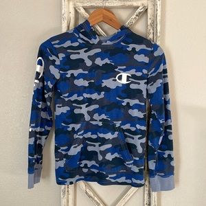 Champion long sleeved hoodie t-shirt, youth medium